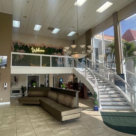 Quality Inn & Suites Conference Center New Port Richey Exterior photo
