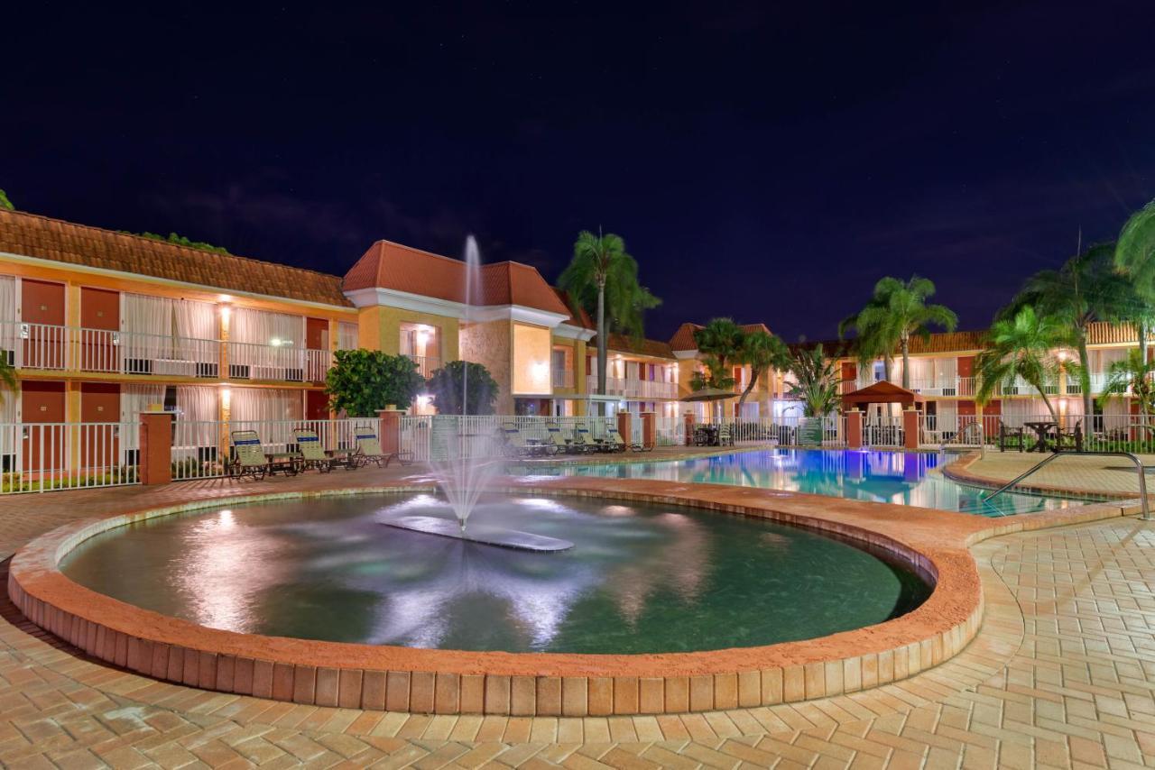 Quality Inn & Suites Conference Center New Port Richey Exterior photo