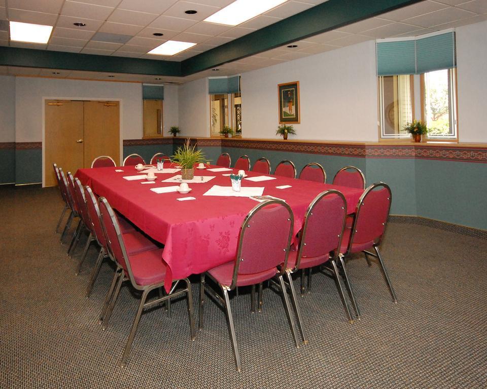 Quality Inn & Suites Conference Center New Port Richey Exterior photo
