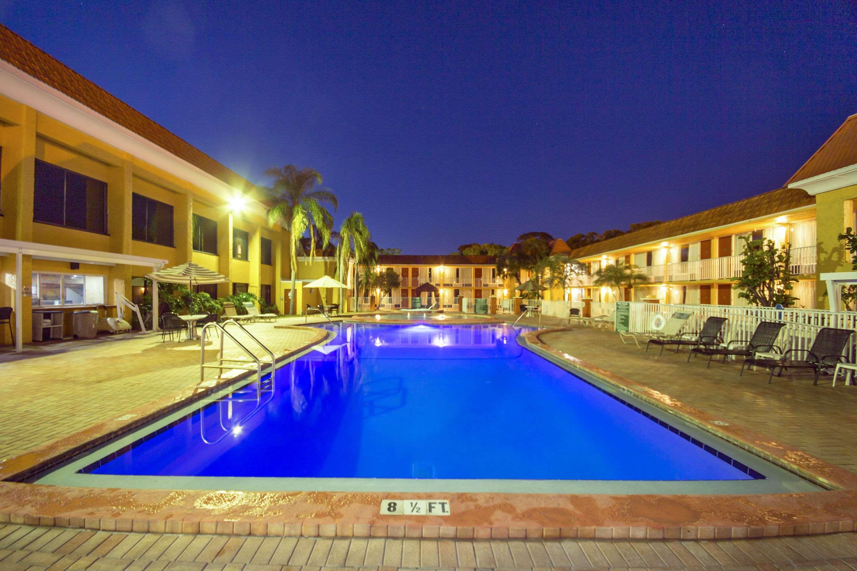 Quality Inn & Suites Conference Center New Port Richey Exterior photo