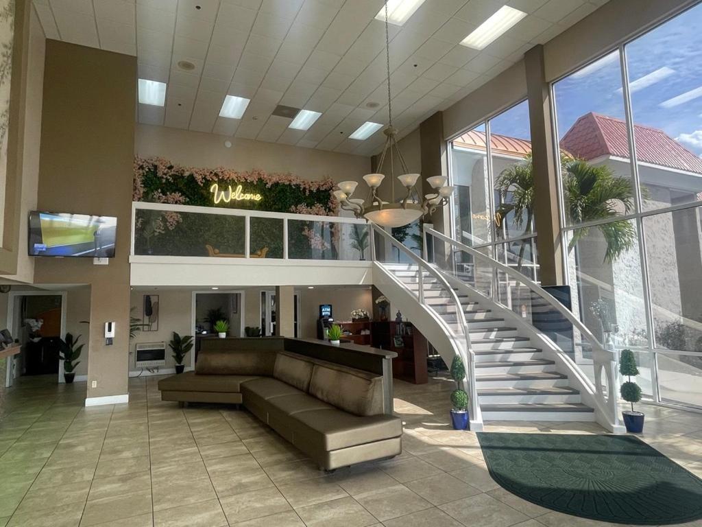 Quality Inn & Suites Conference Center New Port Richey Exterior photo
